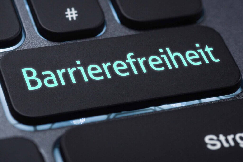 Computertastatur mit einer Taste, auf der Barrierefreiheit steht